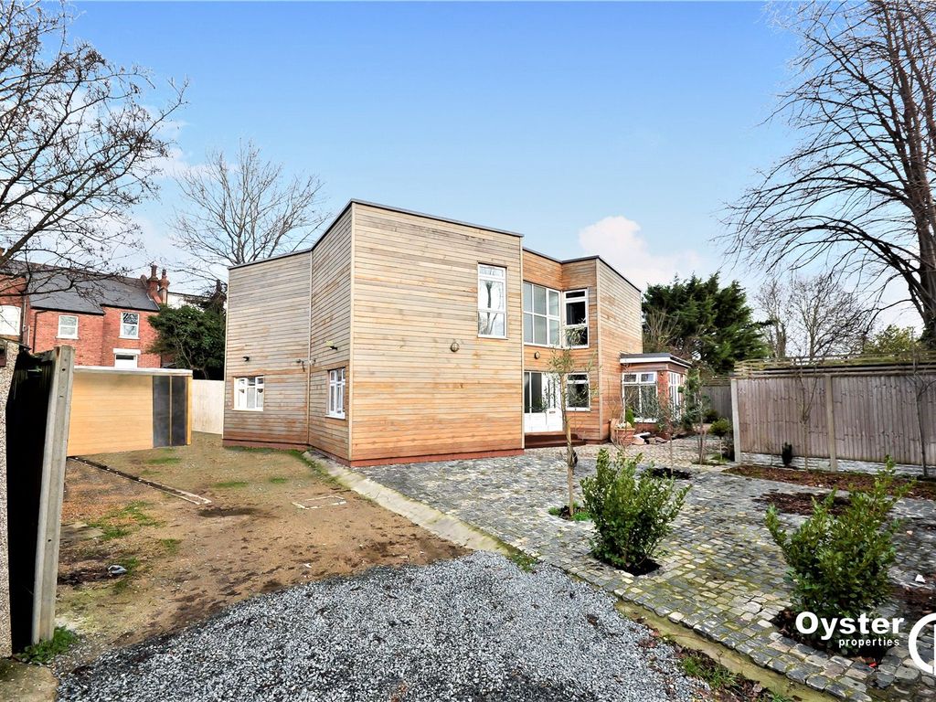 Lombard Villas, Lombard Road, London N11  