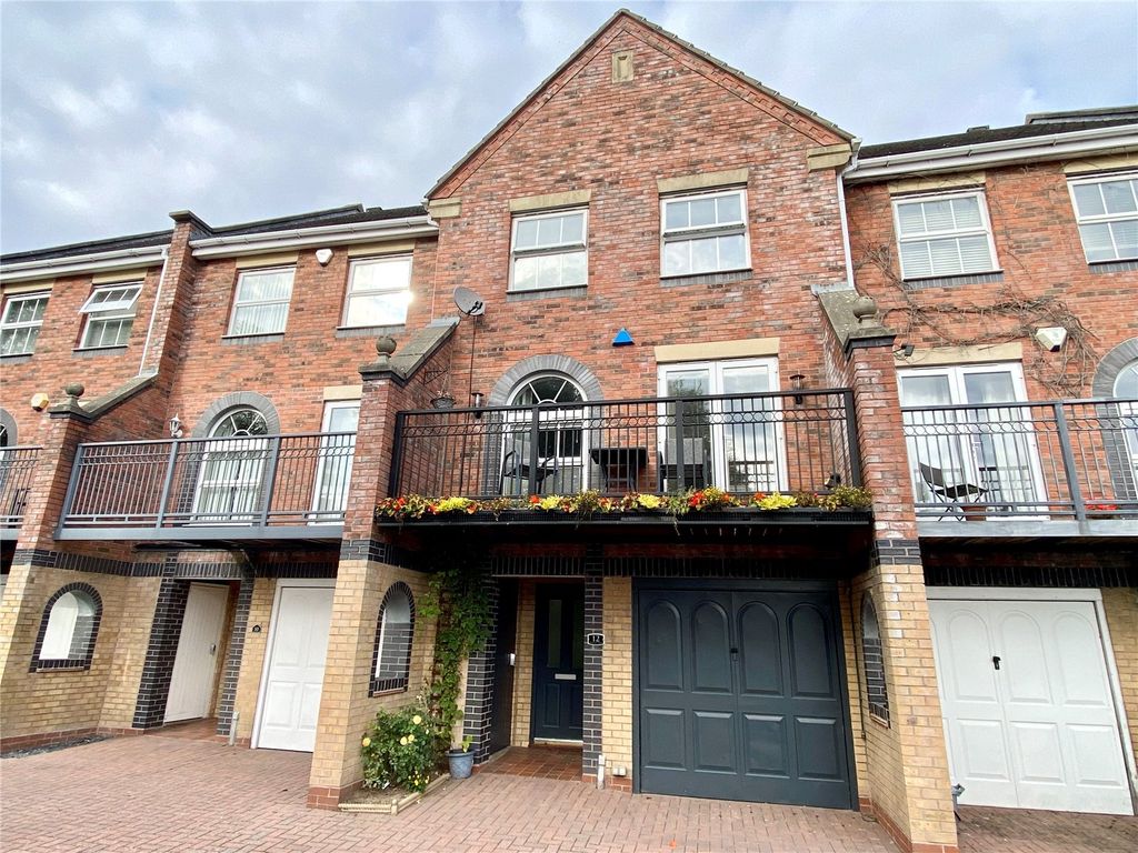 3 bed terraced house for sale in Westcroft Walk, Priorslee, Telford