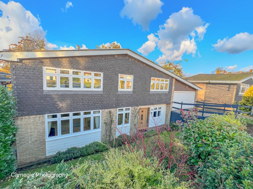 4 bed property for sale in Carleton Rise, Welwyn AL6, £825,000 Zoopla