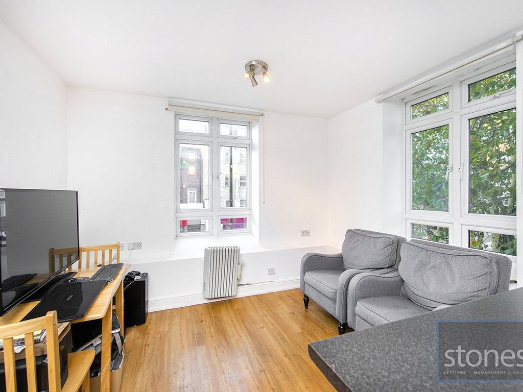 2 bed flat to rent in Islip Street, Kentish Town, London NW5, £1,900