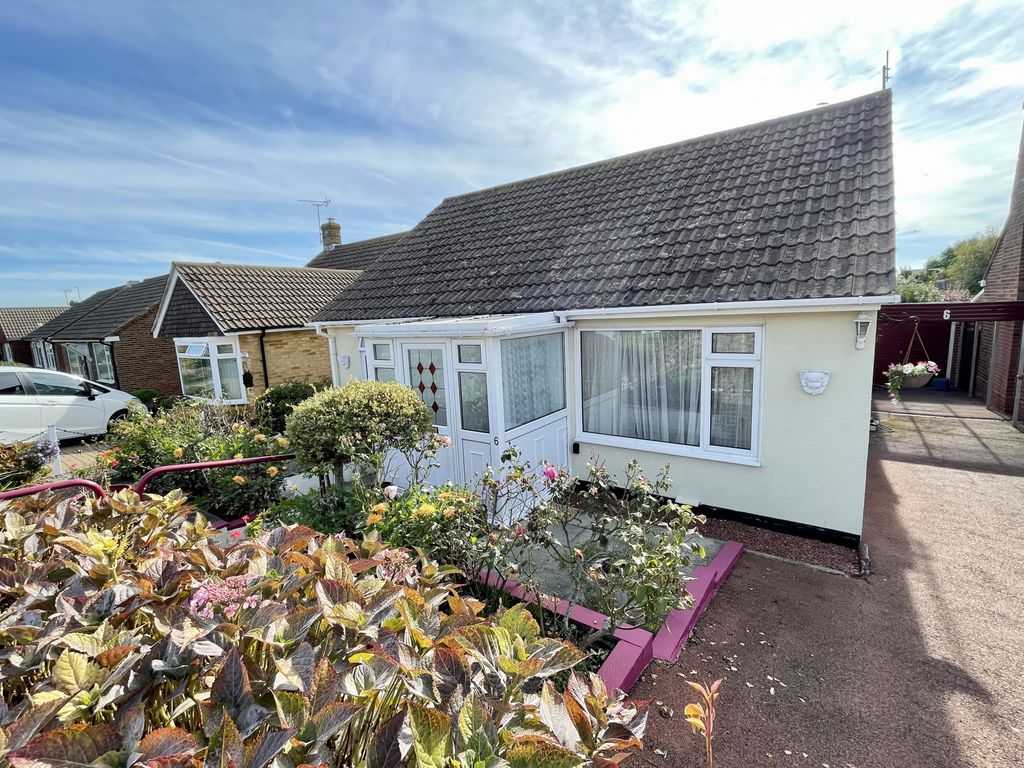 2 bed bungalow for sale in Paddock Gardens, Polegate, East Sussex BN26