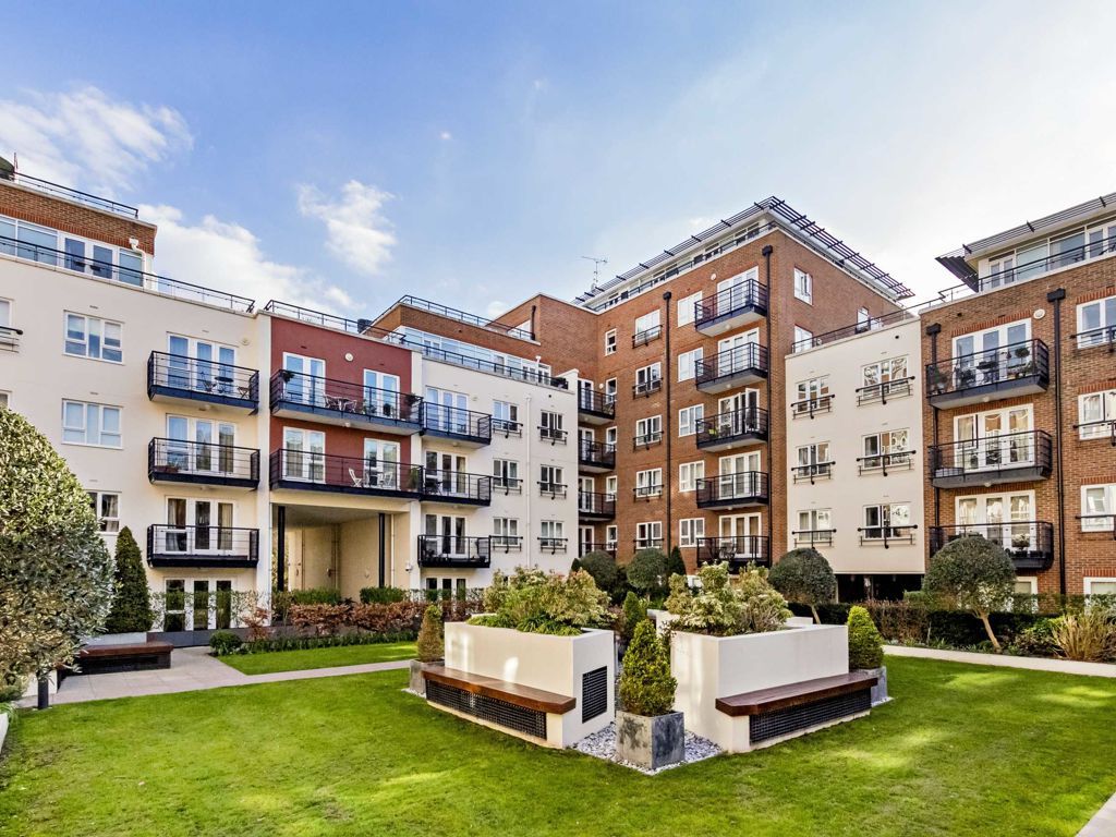 1 bed flat to rent in Royal Quarter, Seven Kings Way, Kingston Upon