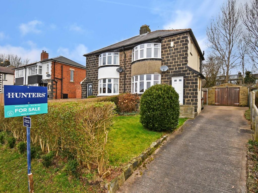 2 bed semidetached house for sale in Moorland Crescent, Guiseley