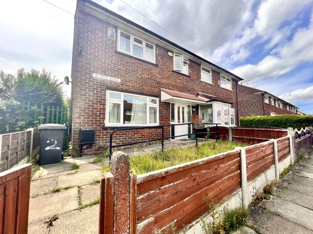 3 bed semidetached house to rent in Burns Road, Walkden, Manchester