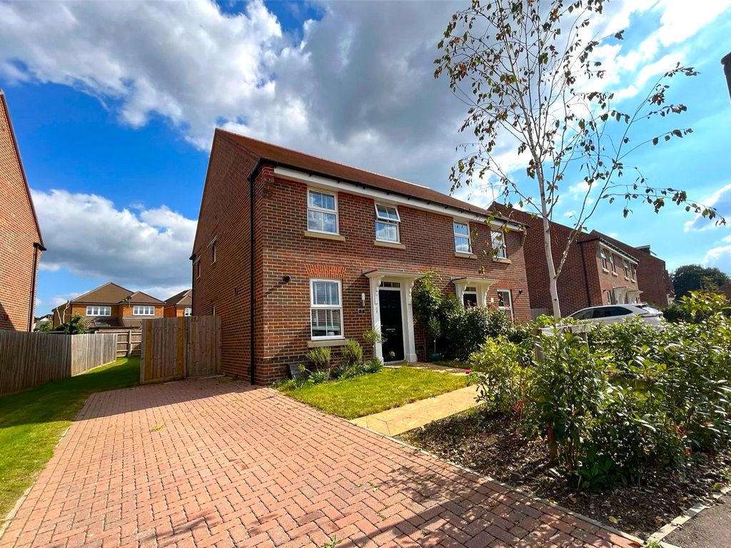 3 bed semidetached house for sale in Blackburne Way, Tongham, Surrey