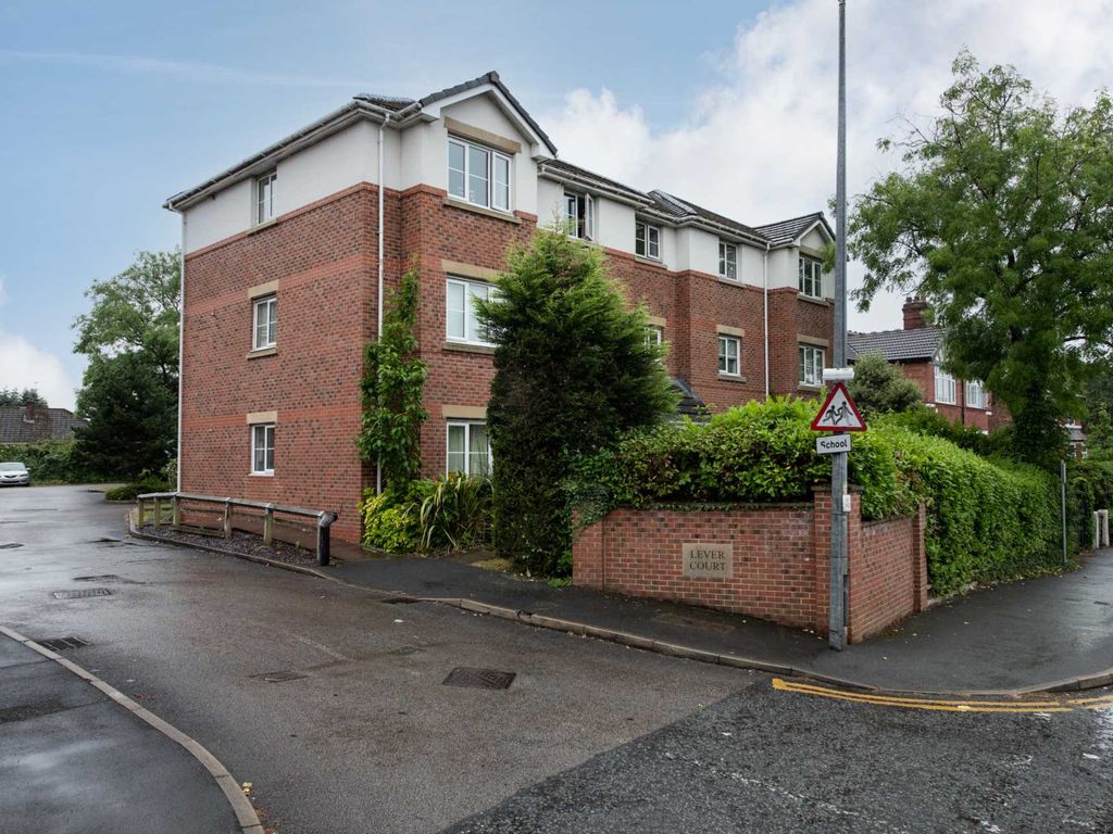 2 bed flat to rent in Lever Court, Salford M7, £875 pcm Zoopla