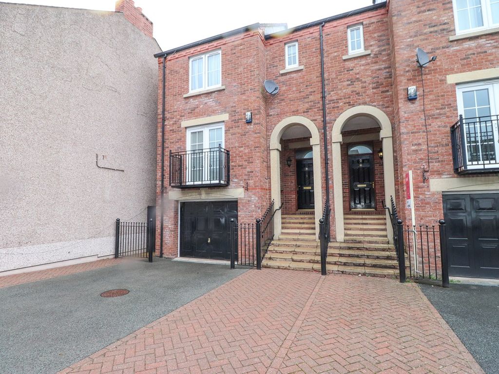 3 bed town house for sale in Mcilmoyle Way, Denton Holme, Carlisle CA2