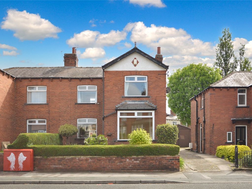 3 bed semidetached house for sale in Old Lane, Beeston, Leeds LS11, £
