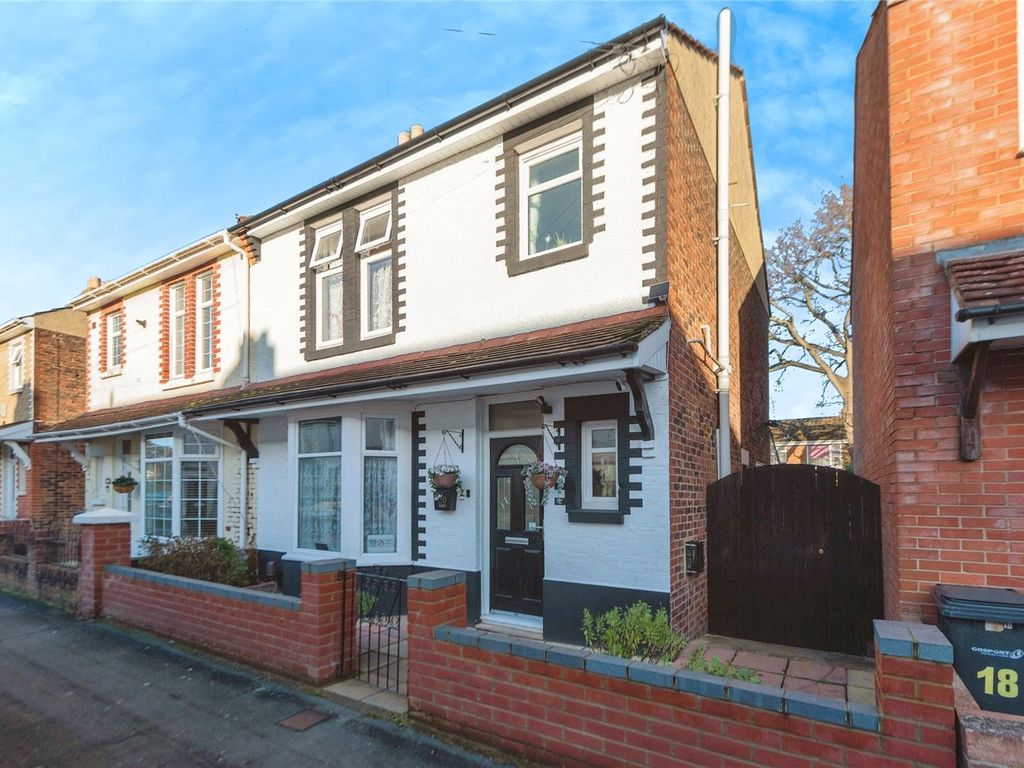 3 bed semidetached house for sale in Harding Road, Gosport, Hampshire