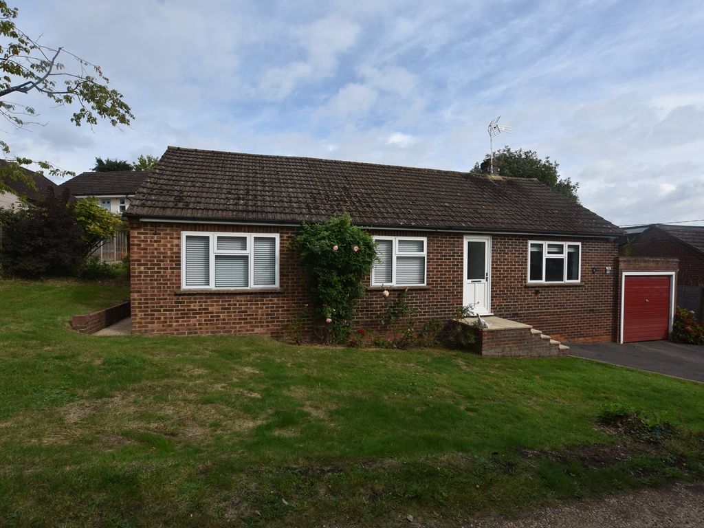2 bed bungalow to rent in Rose Hill, Binfield RG42, £2,000 pcm Zoopla