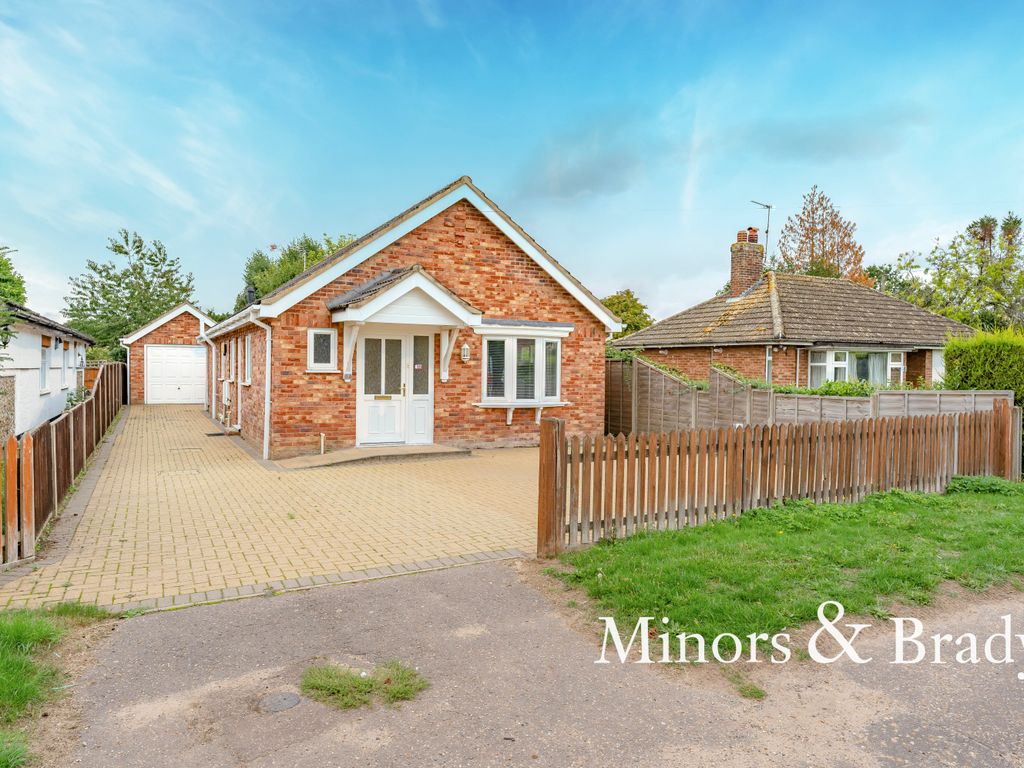 3 bed detached bungalow for sale in Hale Road, Necton, Swaffham PE37