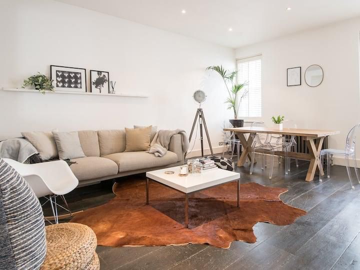 40 New Oxford Street Bloomsbury Covent Garden London WC1A