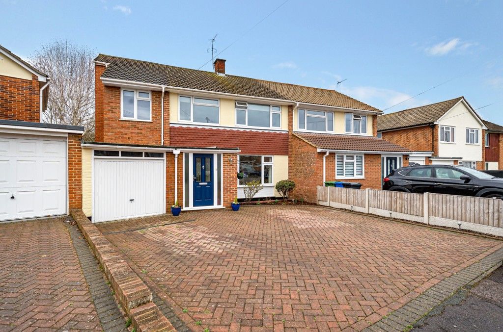 4 bed semidetached house for sale in Gallys Road, Windsor, Berkshire