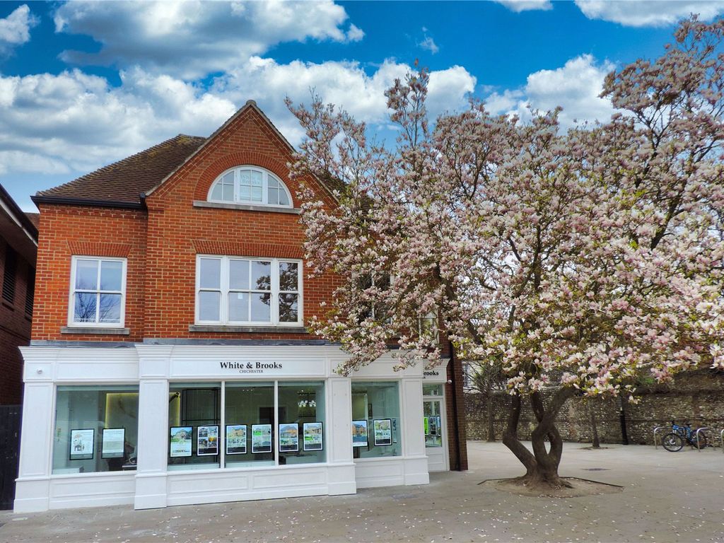 2 bed flat for sale in St. Martins Street, Chichester, West Sussex PO19