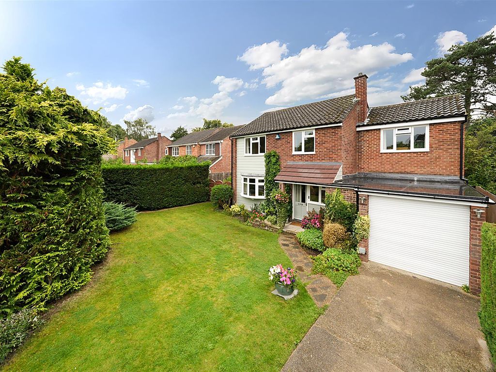 4 bed detached house for sale in Oaklands Drive, Wokingham, Berkshire