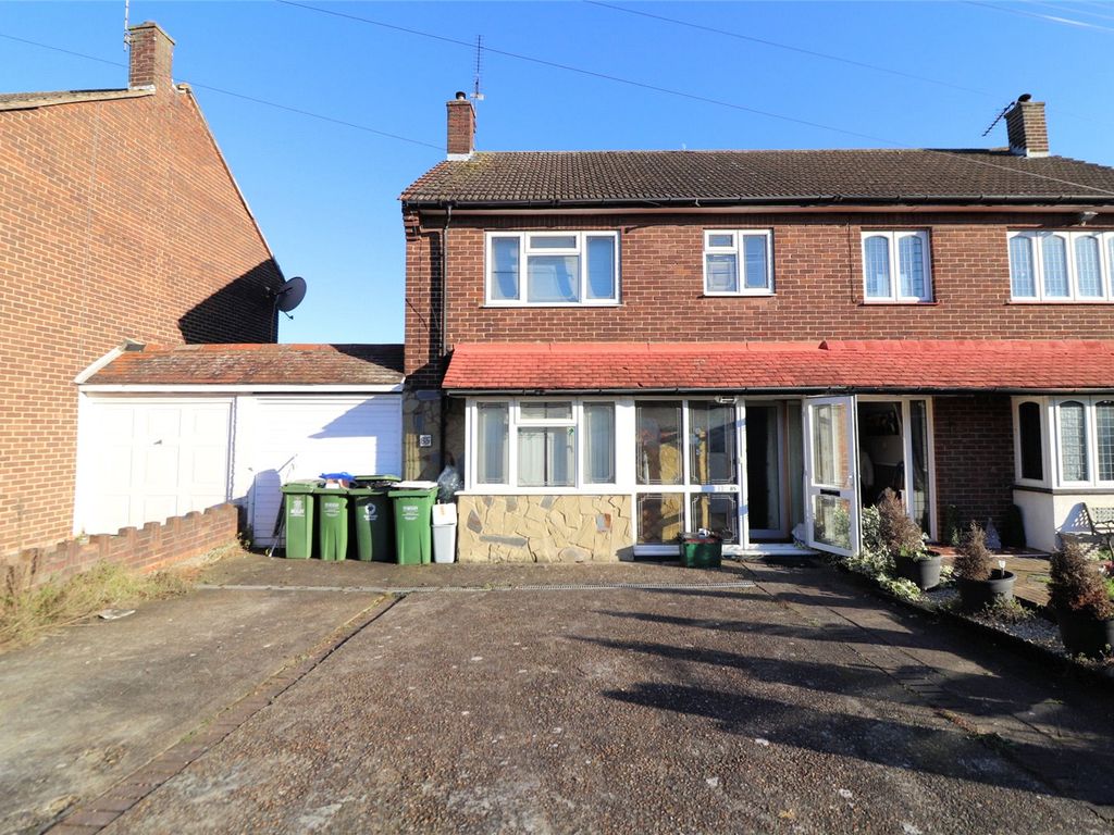 3 bed semidetached house for sale in Alderney Road, Erith DA8, £