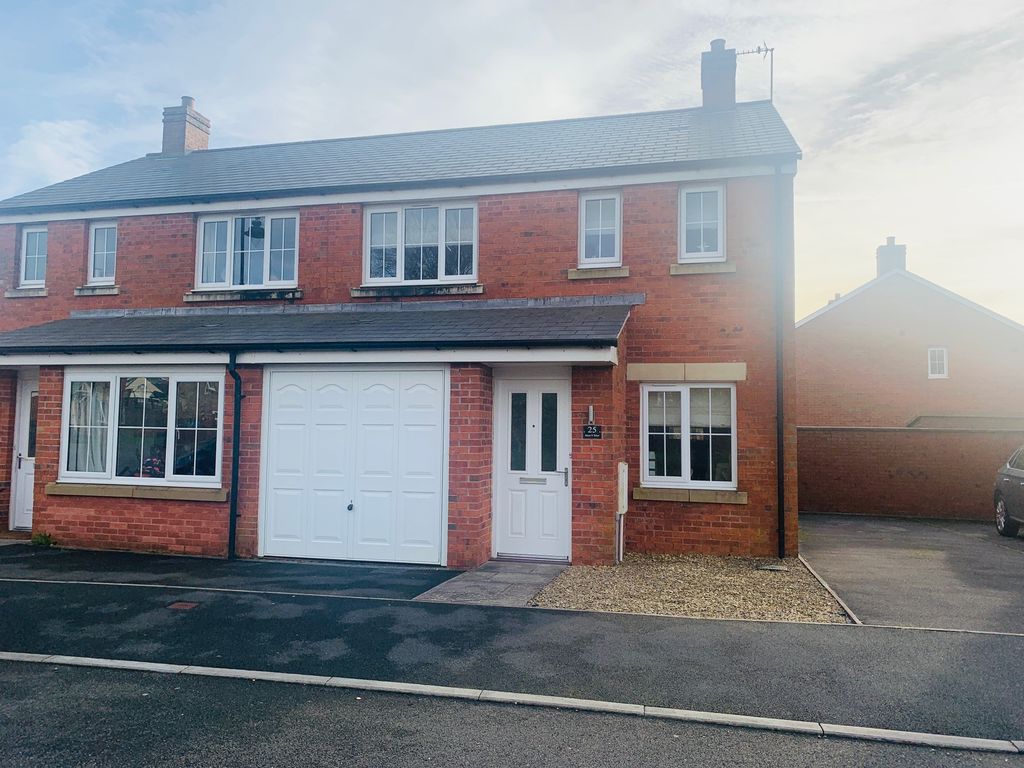 3 bed detached house for sale in Bryn Y Telor, Coity, Bridgend CF35, £