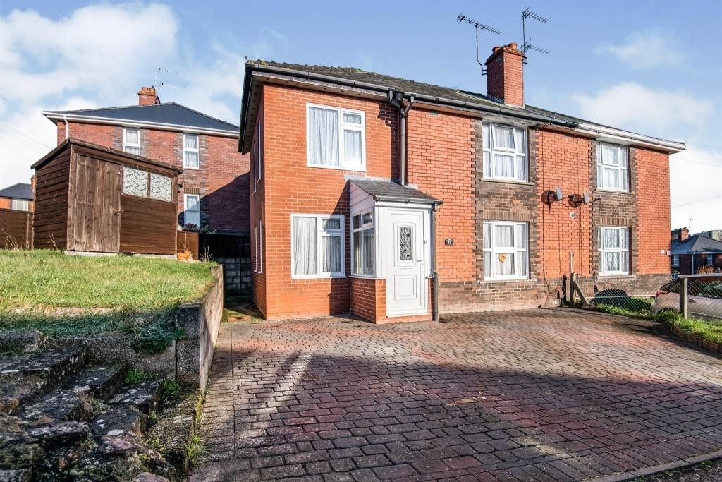 3 bed property for sale in 42 Hurst Avenue, Exeter, Devon EX2, £150,000