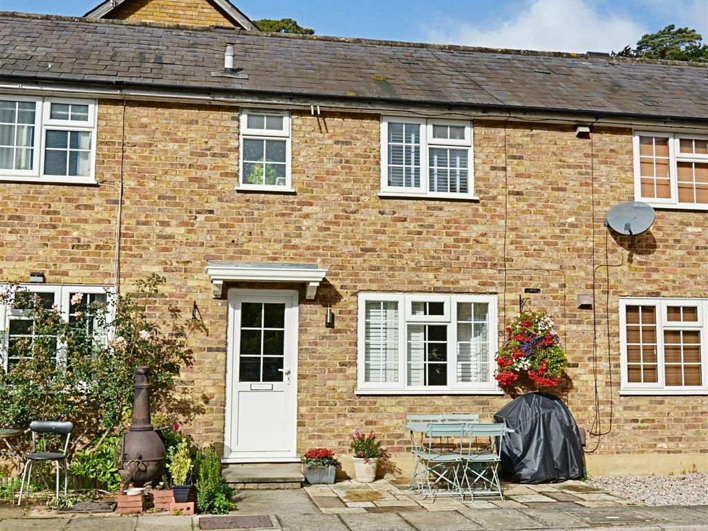 1 bed terraced house for sale in Grange Court, Porthill, Hertford SG14