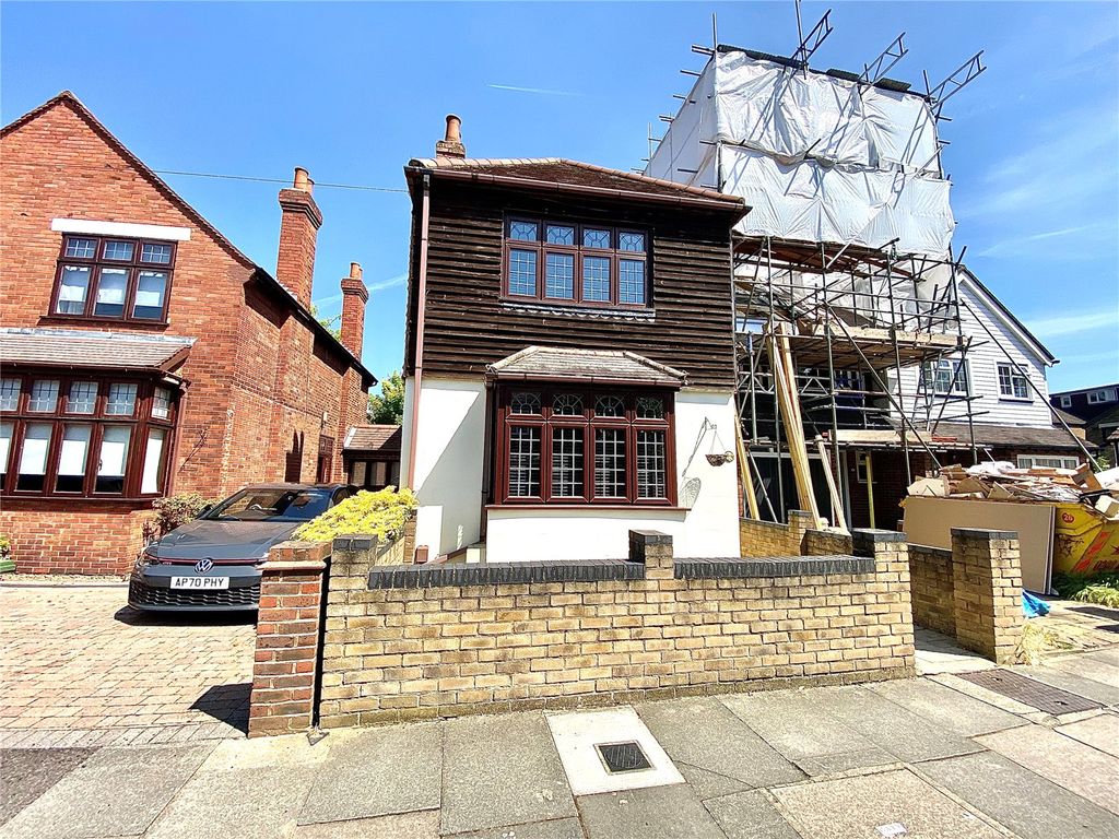 3 bed detached house for sale in Burcharbro Road, Upper Abbey Wood