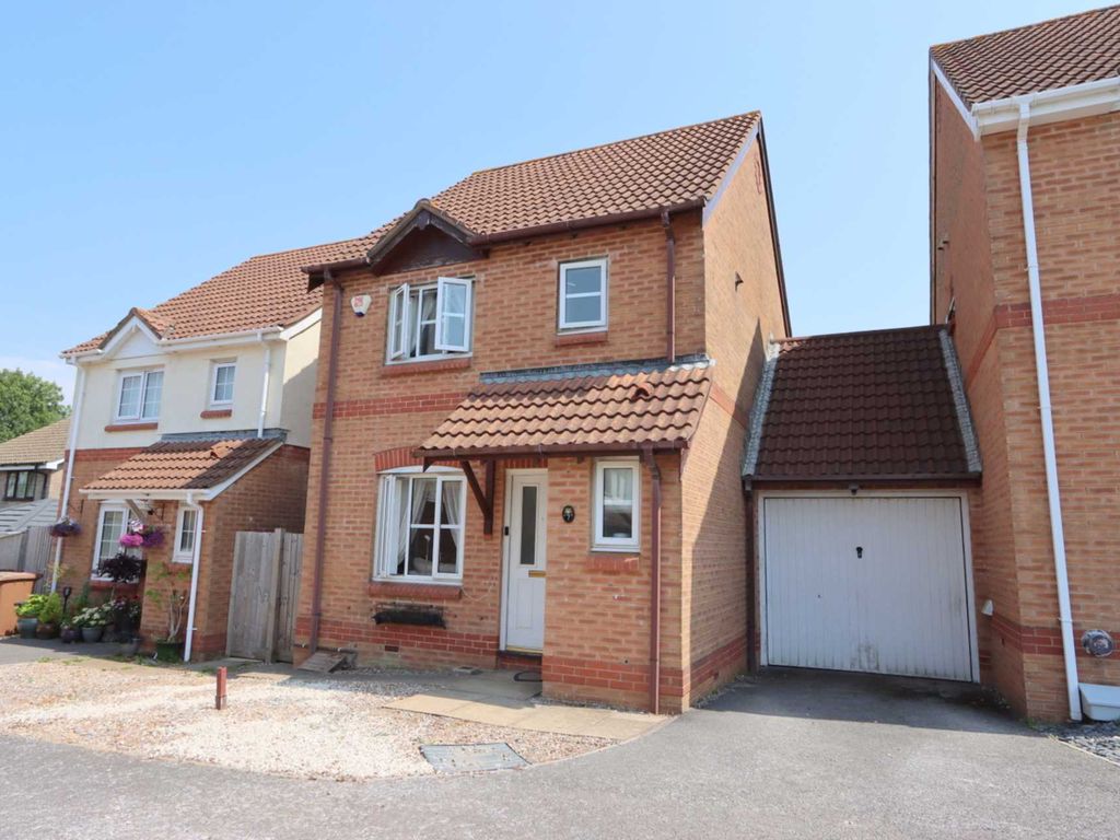3 bed linkdetached house for sale in Westmoor Close, Chaddlewood PL7 Zoopla