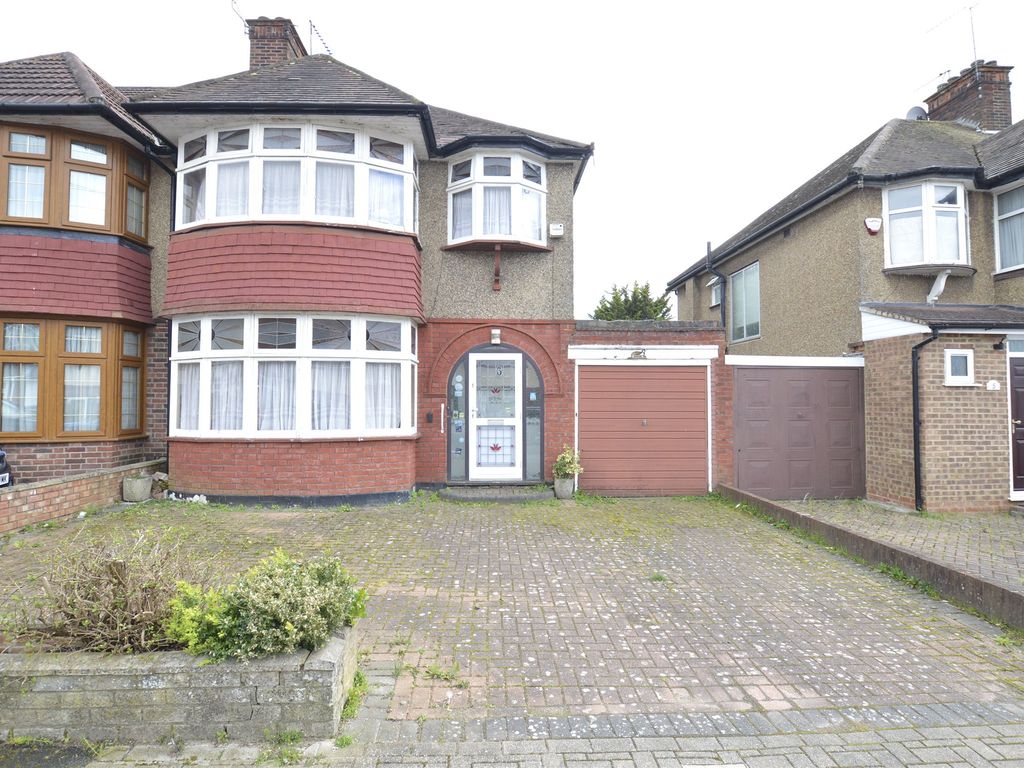 3 bed semidetached house for sale in Mersham Drive, Kingsbury, London