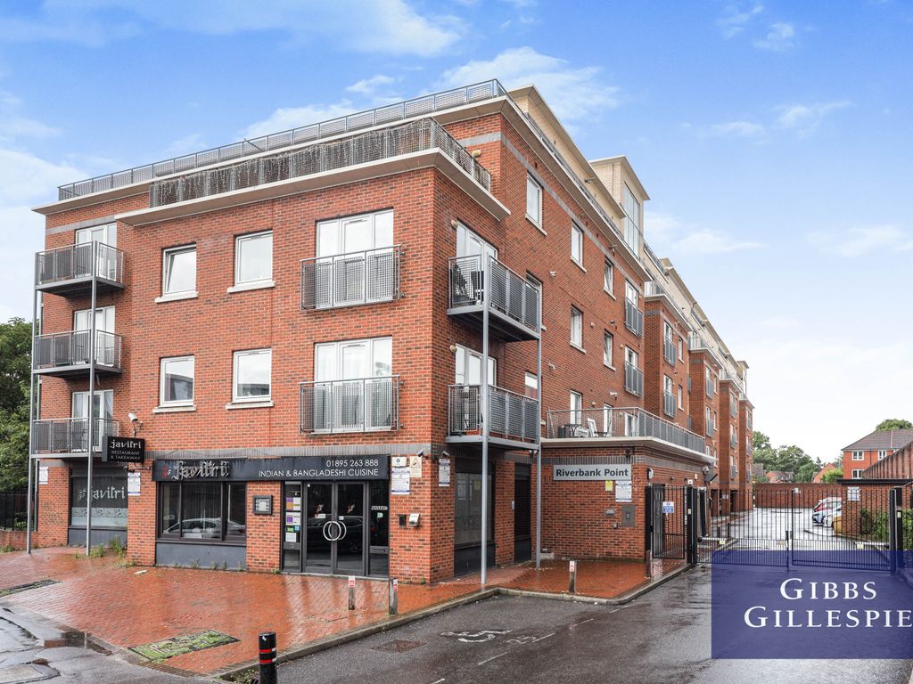 1 bed flat to rent in Riverbank Point, High Street, Uxbridge, Middlesex