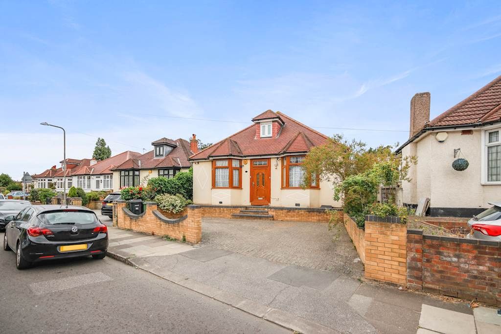 5 bed bungalow for sale in Water Lane, Ilford, Essex IG39Hn IG3 Zoopla