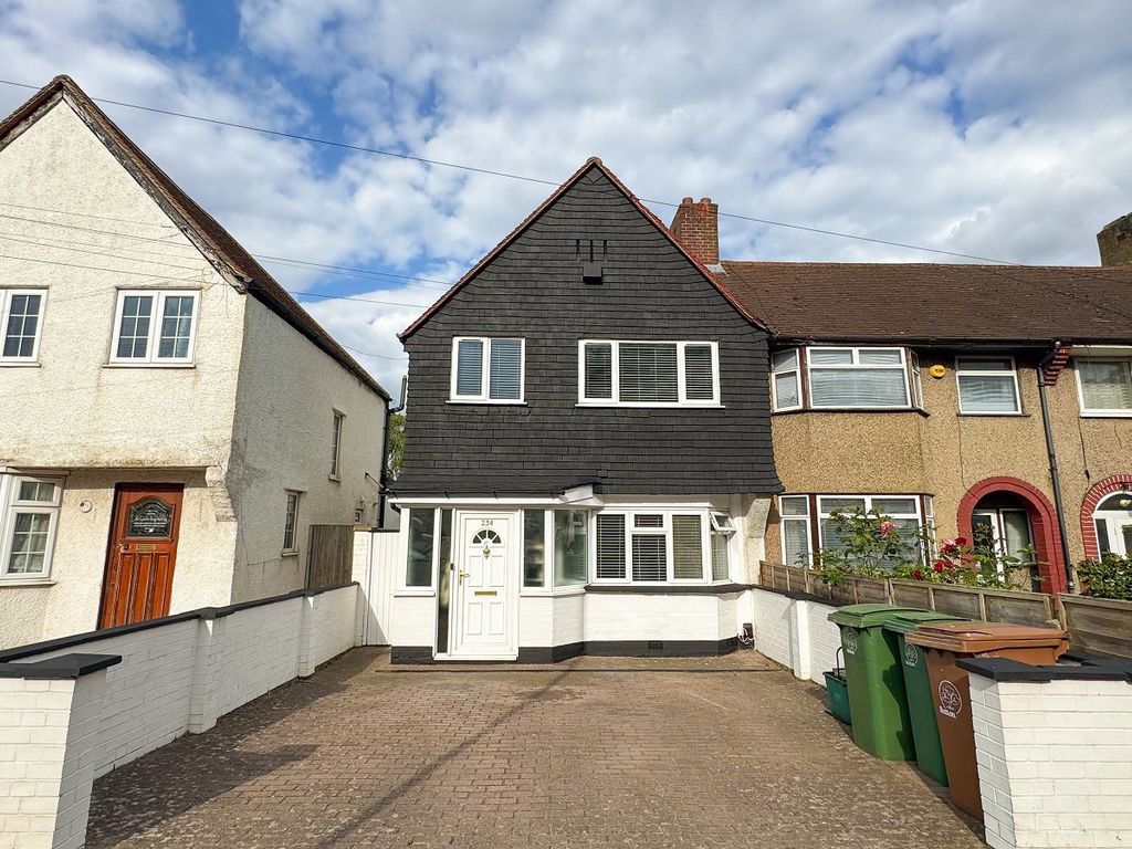 3 bed end terrace house for sale in Green Wrythe Lane, Carshalton, Surrey. SM5, £500,000 Zoopla