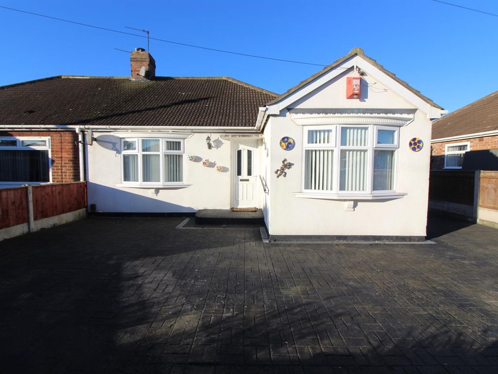 3 bed semidetached bungalow to rent in Chatsworth Gardens, Billingham