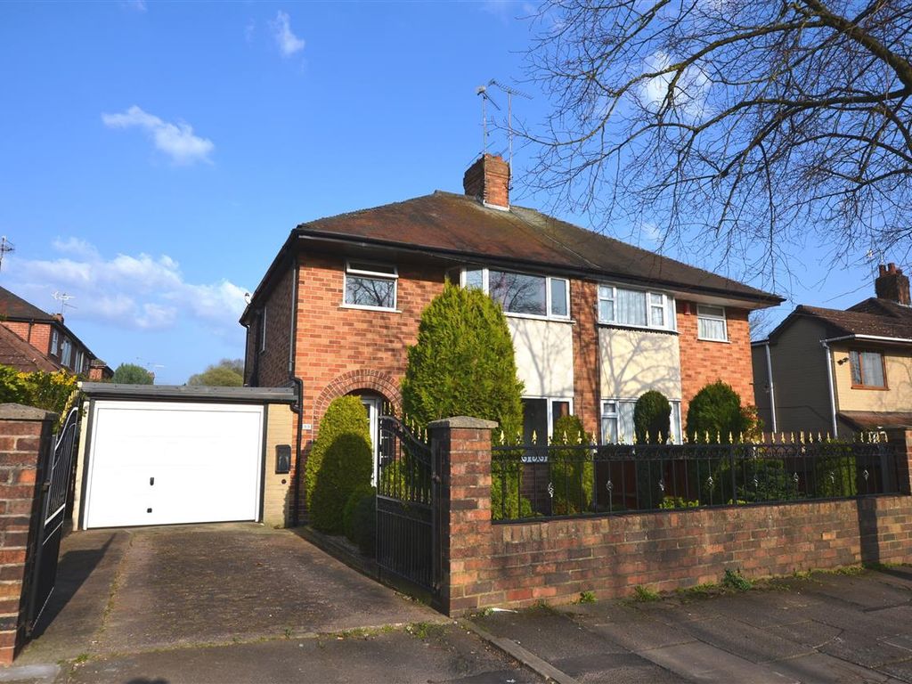 3 bed semidetached house for sale in Hilton Road, Hartshill, StokeOn