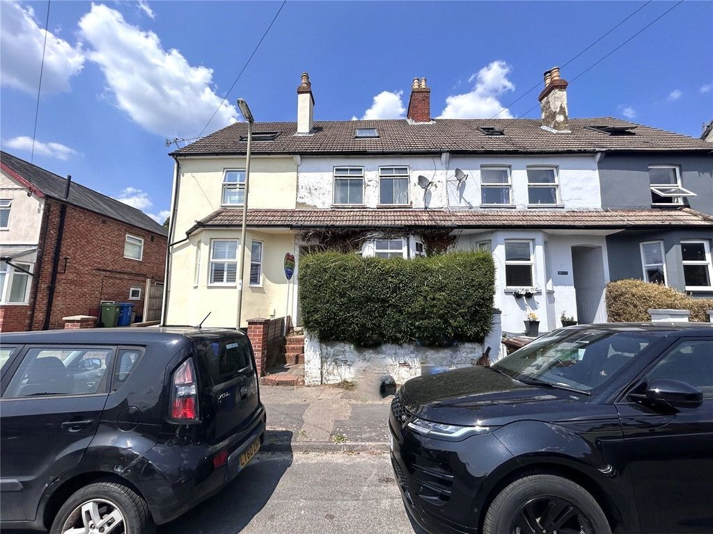 4 bed terraced house for sale in Park Road, Aldershot, Hampshire GU11