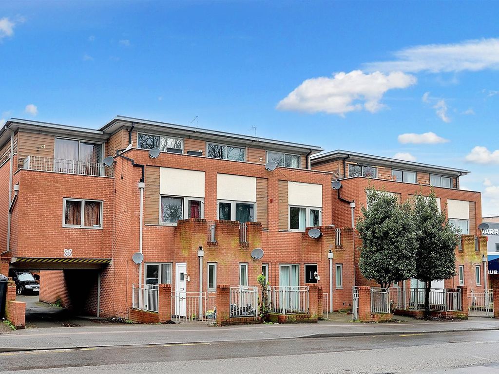 2 bed flat for sale in Hucknall Road, Nottingham NG5, £130,000 Zoopla