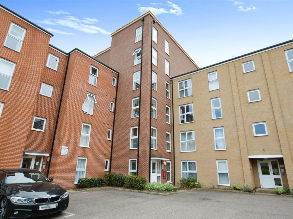2 bed flat for sale in Blake Avenue, Basildon, Essex SS14 Zoopla