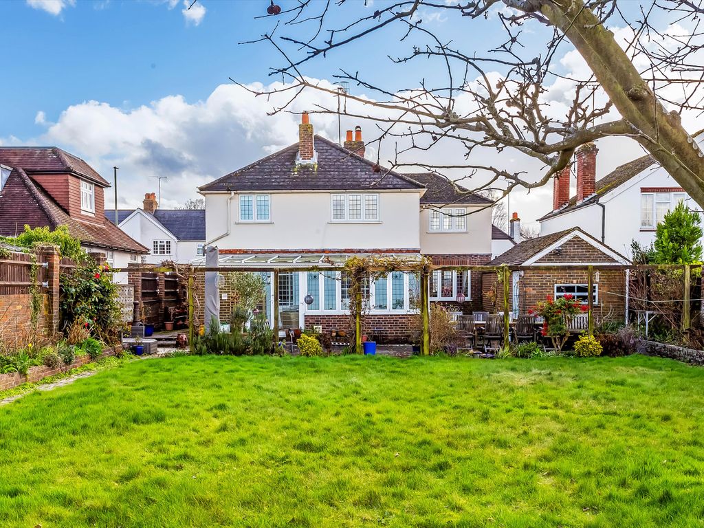 3 bed detached house for sale in Freelands Road, Cobham, Surrey KT11, £