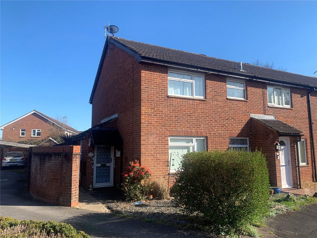 1 bed end terrace house for sale in Rufus Gardens, Totton, Southampton