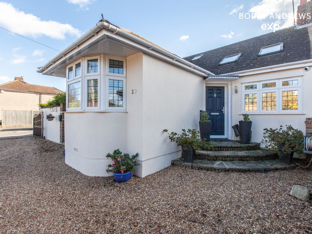 4 bed semidetached bungalow for sale in Longmead Drive, Sidcup DA14