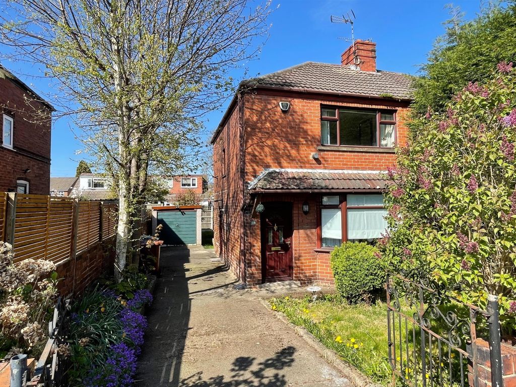 2 bed semidetached house for sale in Spring Avenue, Gildersome LS27