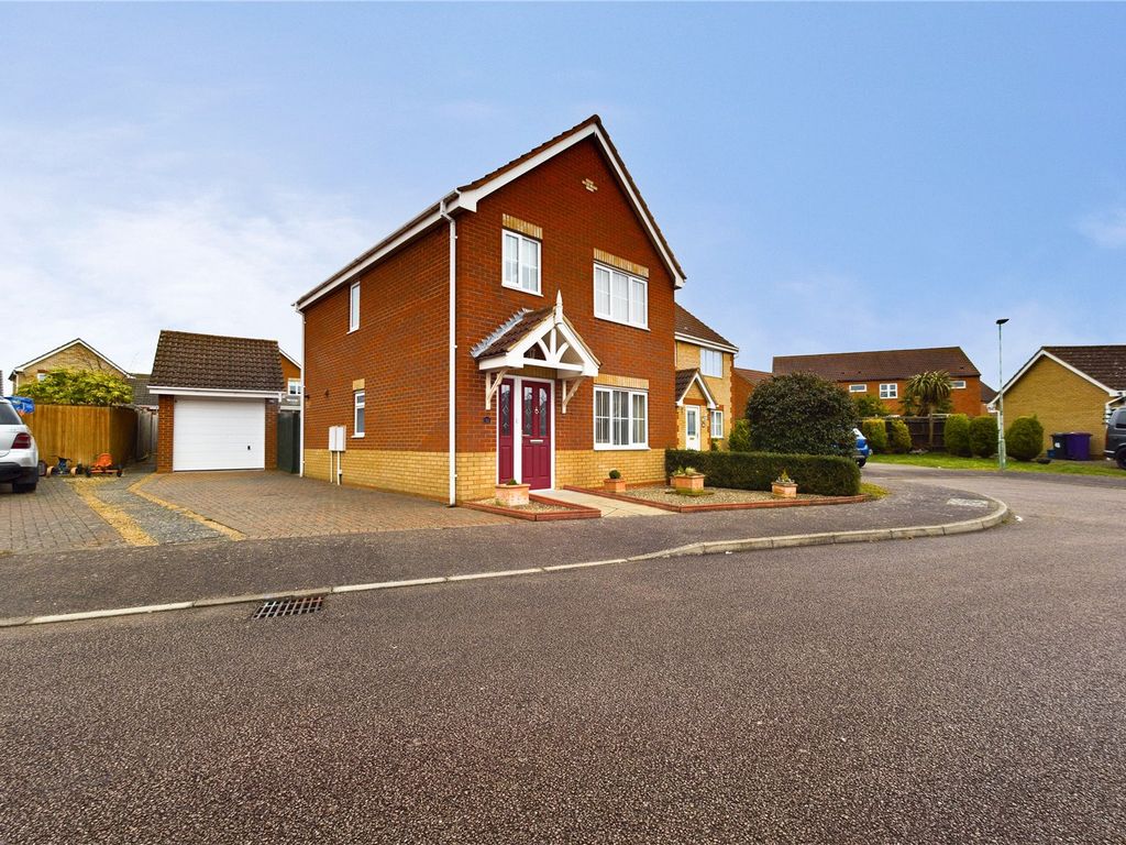 3 bed detached house for sale in Redwing Rise, Royston, Hertfordshire