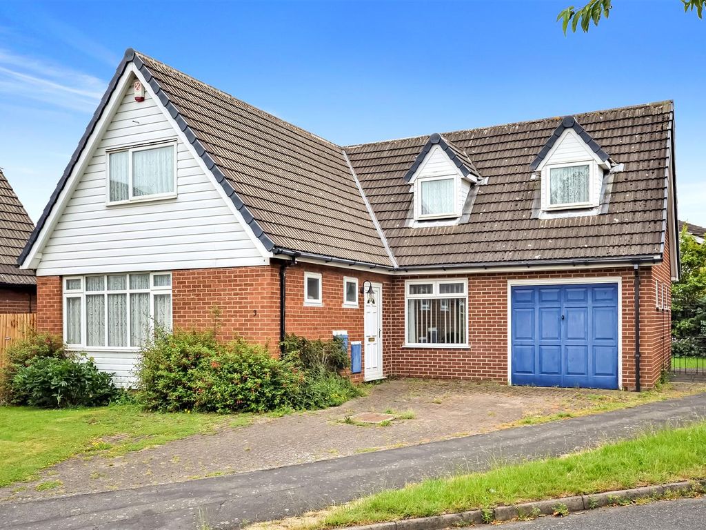 4 bed detached house for sale in Sandringham Rise, Shepshed