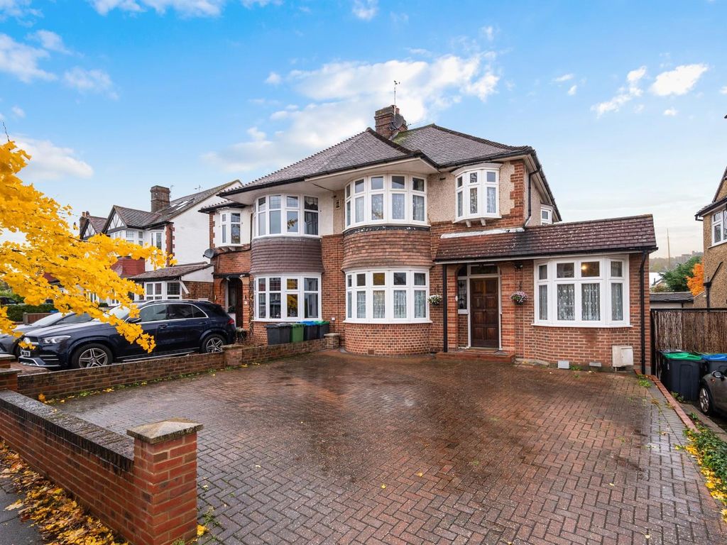 4 bed semidetached house for sale in Highdown, Old Malden, Worcester