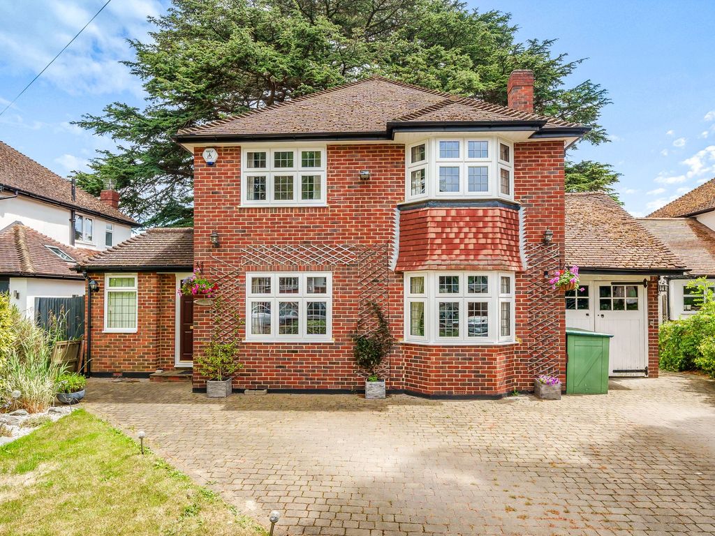 4 bed detached house for sale in Hookfield, Epsom KT19 Zoopla