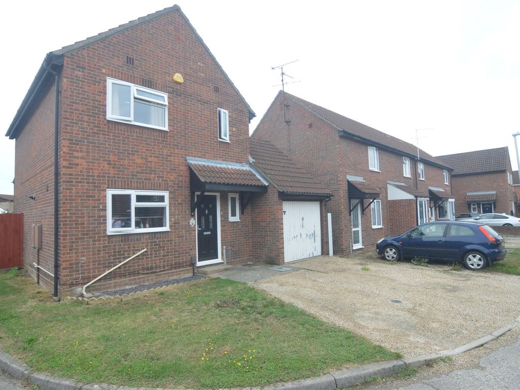 3 bed detached house for sale in Medoc Close, Pitsea, Basildon SS13 Zoopla