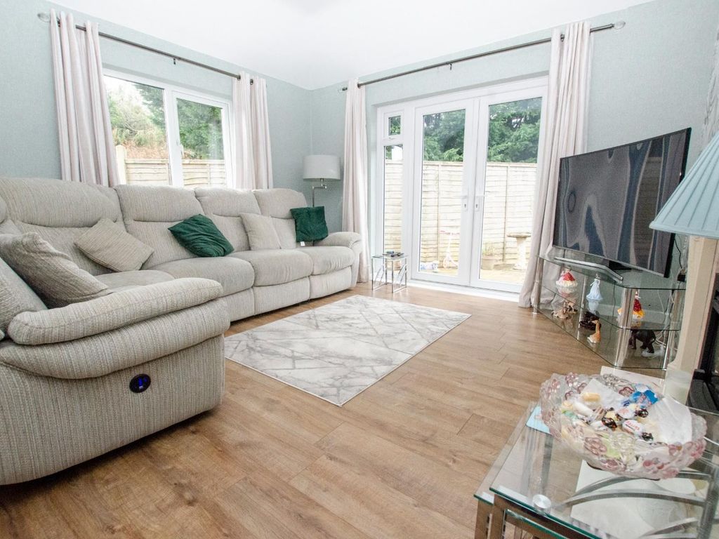 3 bed semidetached house for sale in Pinegrove Road, Southampton SO19