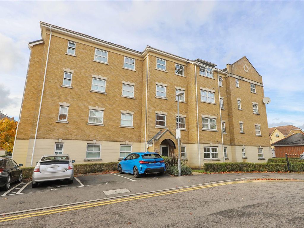 2 bed flat for sale in Crispin Way, Hillingdon UB8 Zoopla