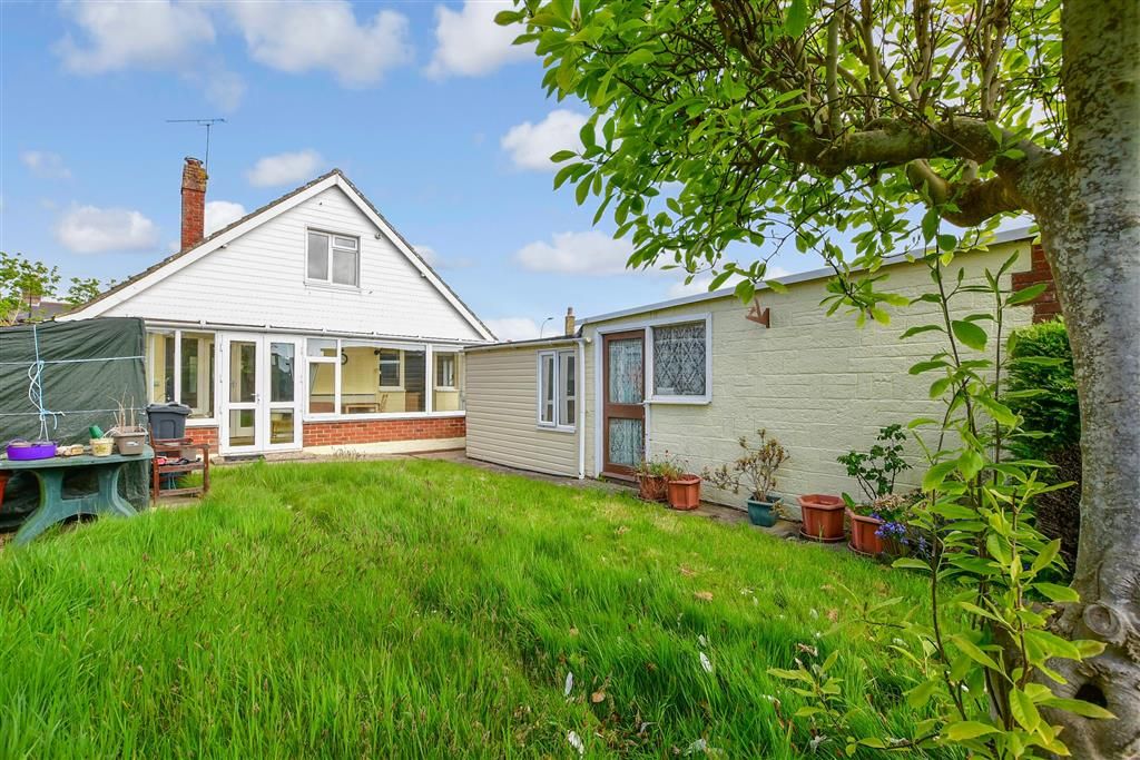3 bed detached bungalow for sale in broadway, sandown, isle of wight po36