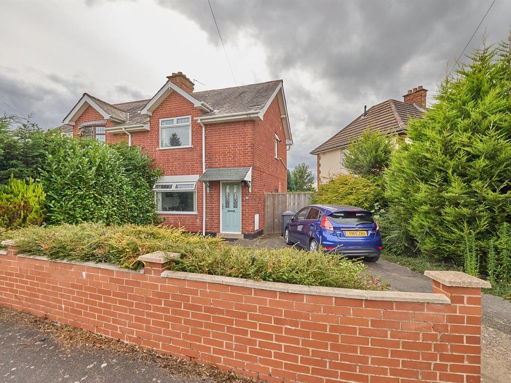 2 bed semidetached house for sale in Stanley Road, Hinckley LE10, £