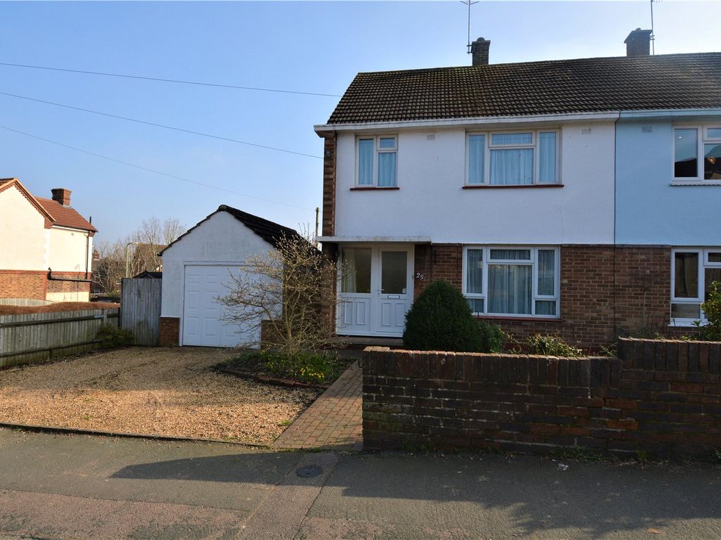 3 bed end terrace house for sale in St Johns Road, Earlswood, Surrey