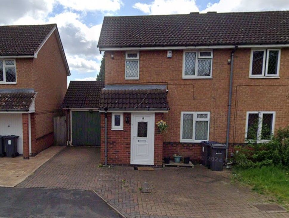 3 bed semidetached house to rent in Larchfield Close, Handsworth Wood