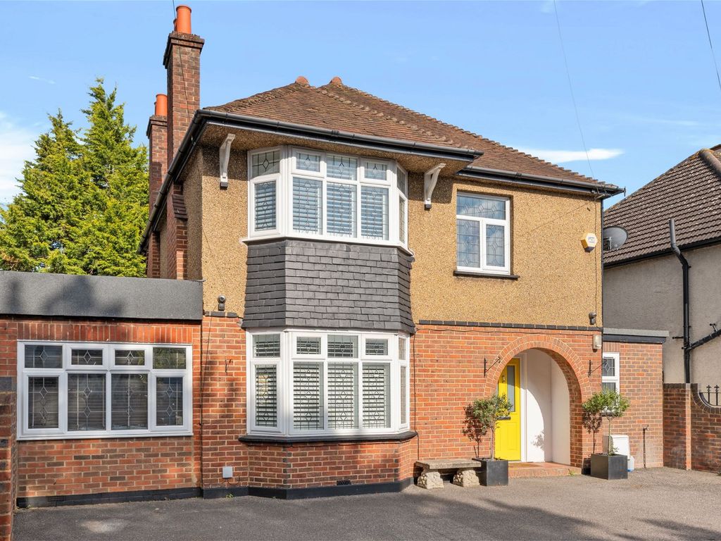 4 bed detached house for sale in Temple Road, Epsom, Surrey KT19, £